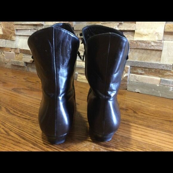 FENDI Leather Boots - Picture 2 of 7